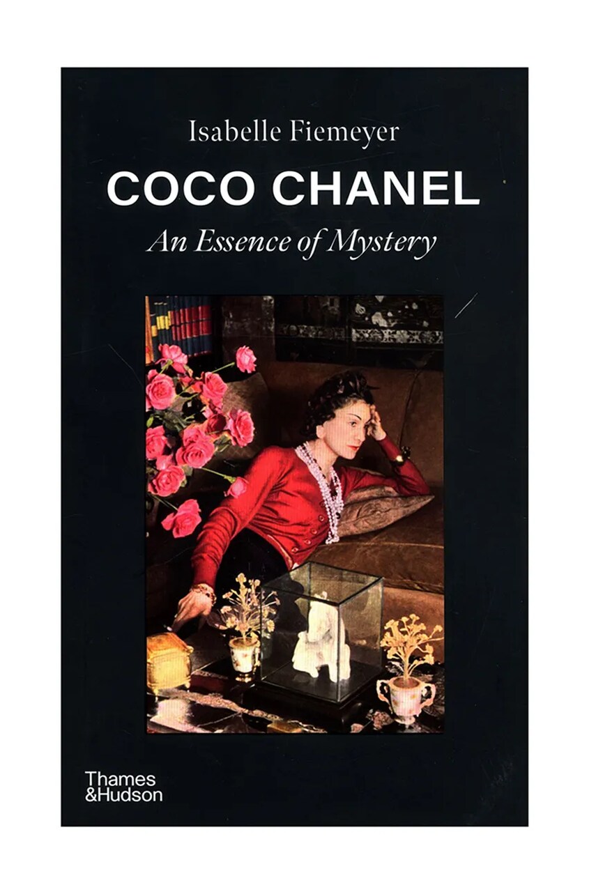 Книга home & lifestyle Coco Chanel by Isabelle Fiemeyer, English