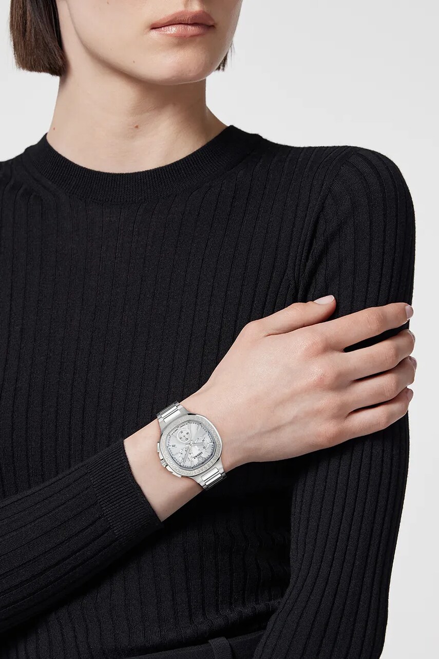 Годинник Versace жіночий колір срібний VEVCA0424