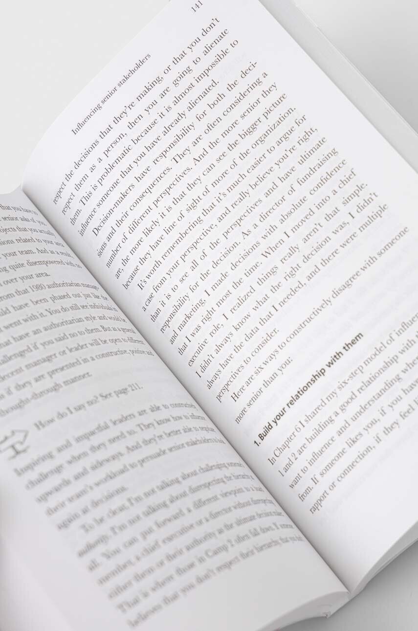 Книга GMC Publications Closing the Influence Gap, Carla Miller