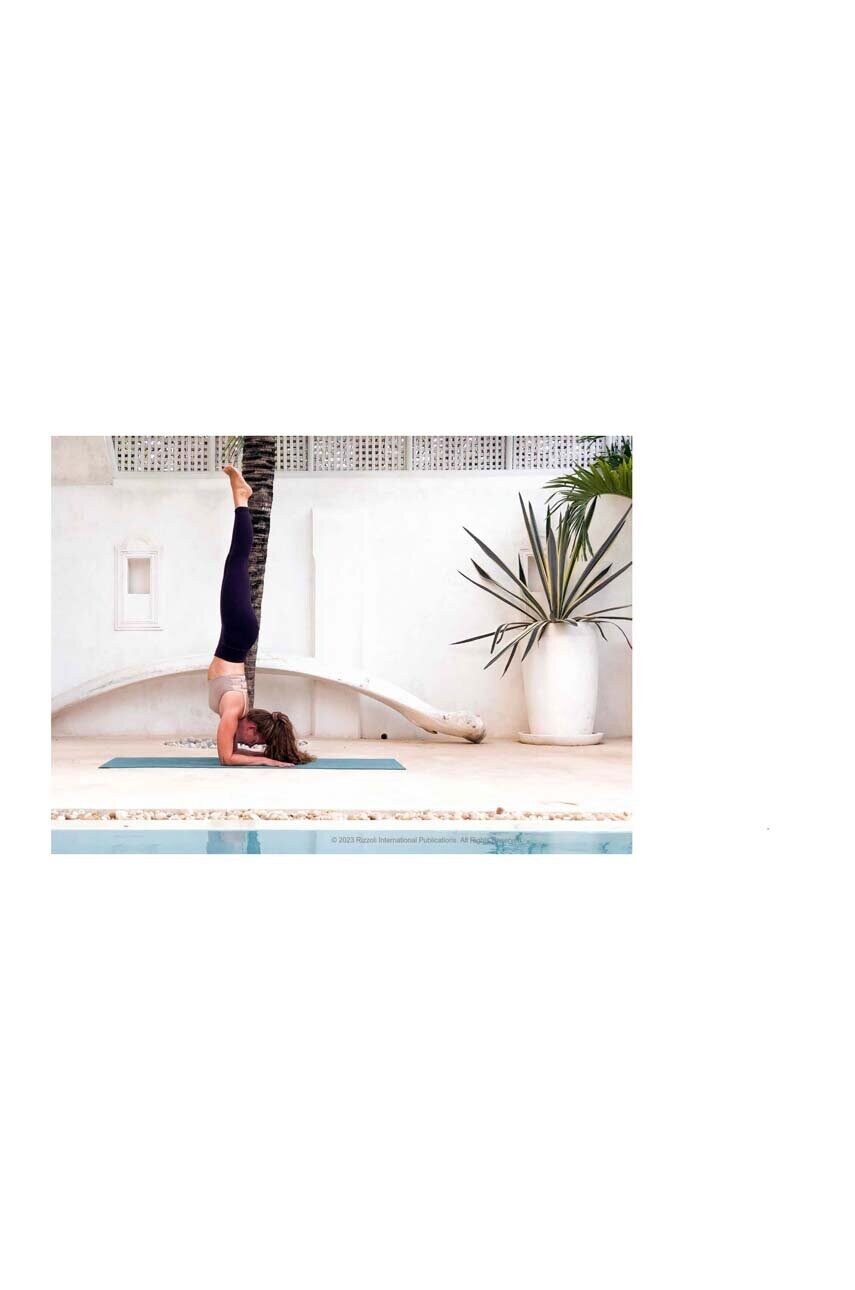 Книга home & lifestyle A World of Yoga by Leo Lourdes, English