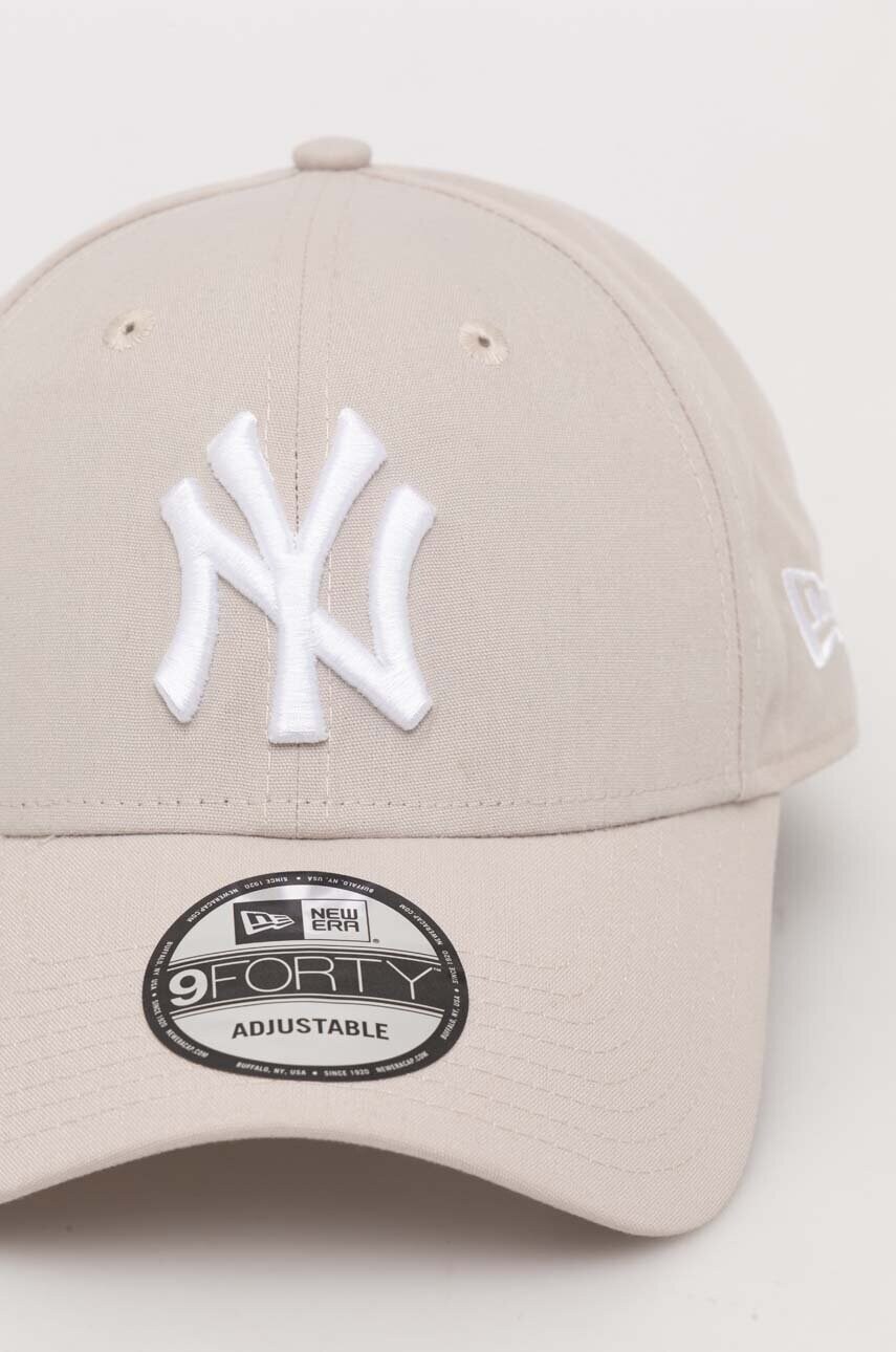 Кепка New Era колір бежевий з аплікацією NEW YORK YANKEES