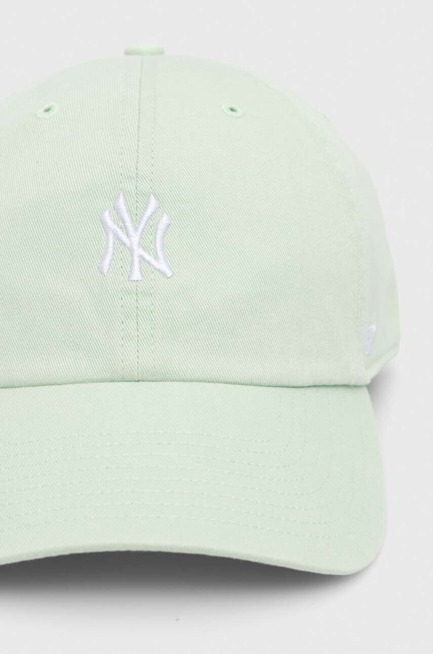 Бавовняна бейсболка 47 brand MLB New York Yankees колір зелений з аплікацією B-BSRNR17GWS-B0
