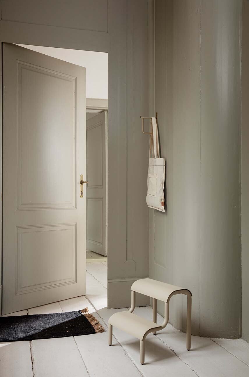 Табурет ferm LIVING Up Step Stool L
