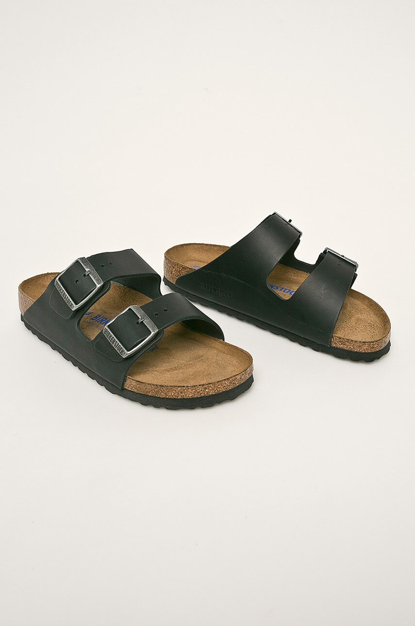 Шкіряні шльопанці Birkenstock Arizona SFB жіночі колір чорний 752483
