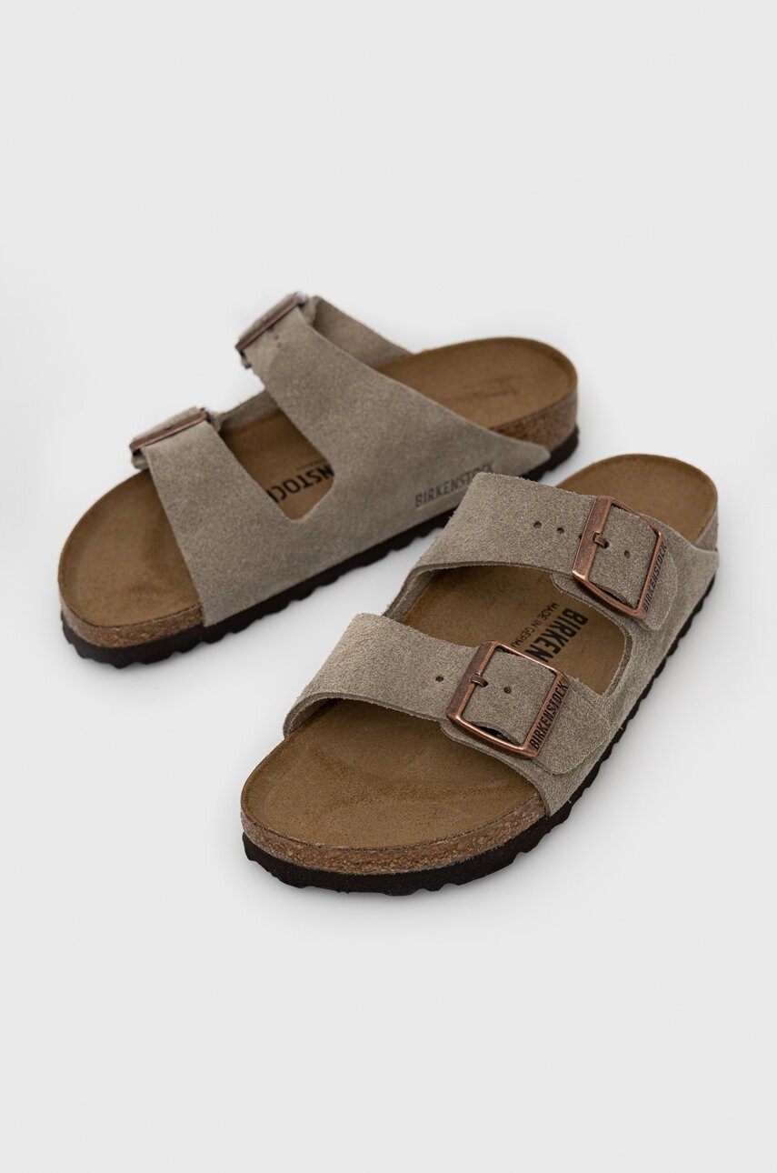 Замшеві шльопанці Birkenstock Arizona VL жіночі колір сірий 51463