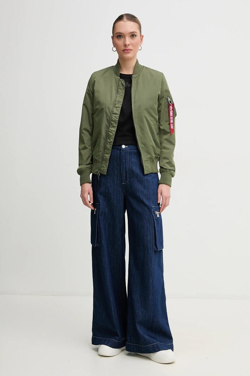 Куртка-бомбер Alpha Industries MA-1 TT 141041 01 жіночий колір зелений перехідна 141041.01-green