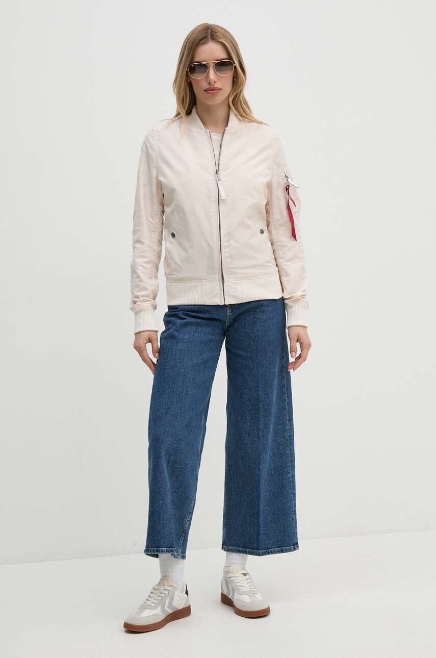 Куртка-бомбер Alpha Industries MA-1 TT жіночий колір бежевий перехідна 141041.578-white