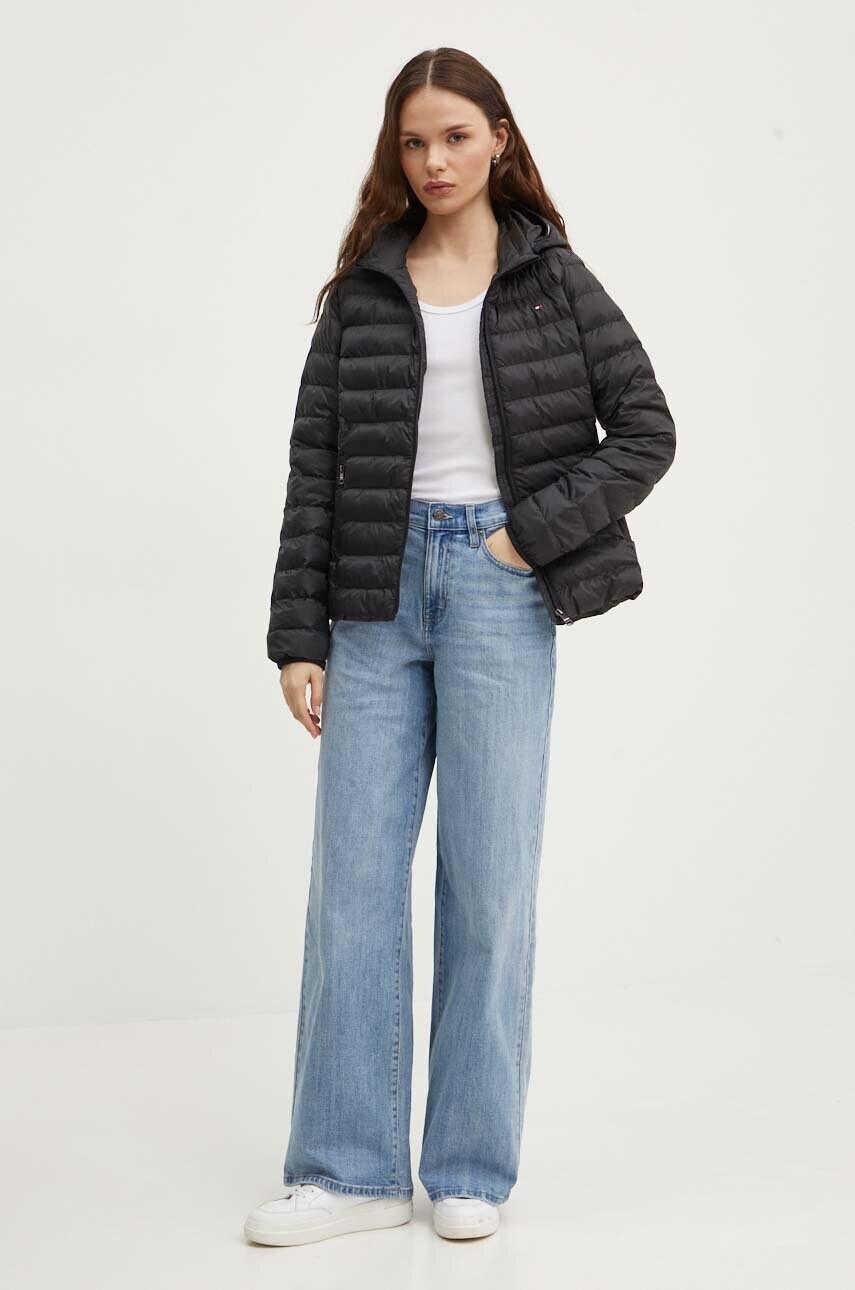 Куртка Tommy Hilfiger жіноча колір чорний перехідна WW0WW42046
