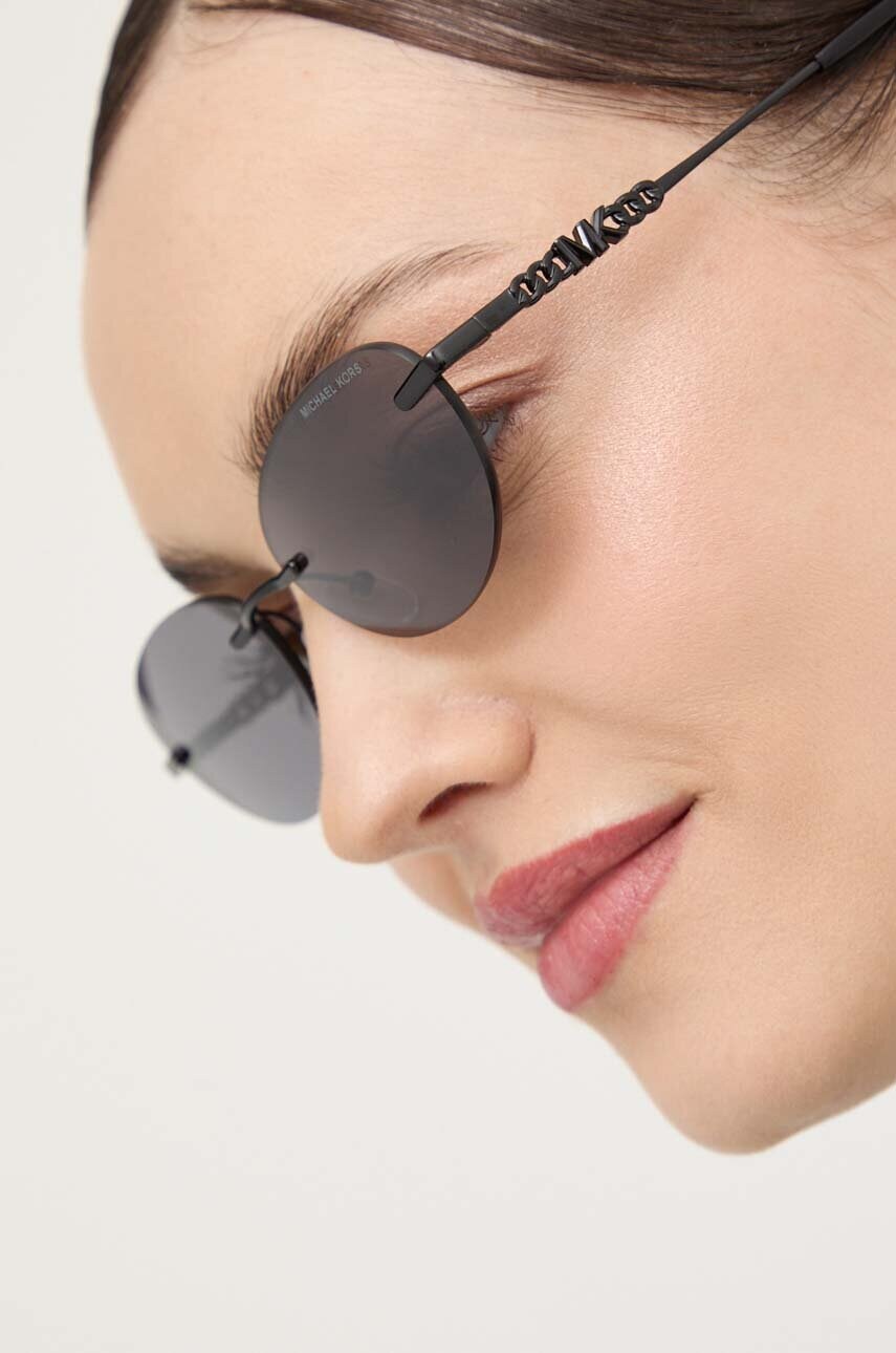 Сонцезахисні окуляри Michael Kors MANCHESTER жіночі колір чорний 0MK1151