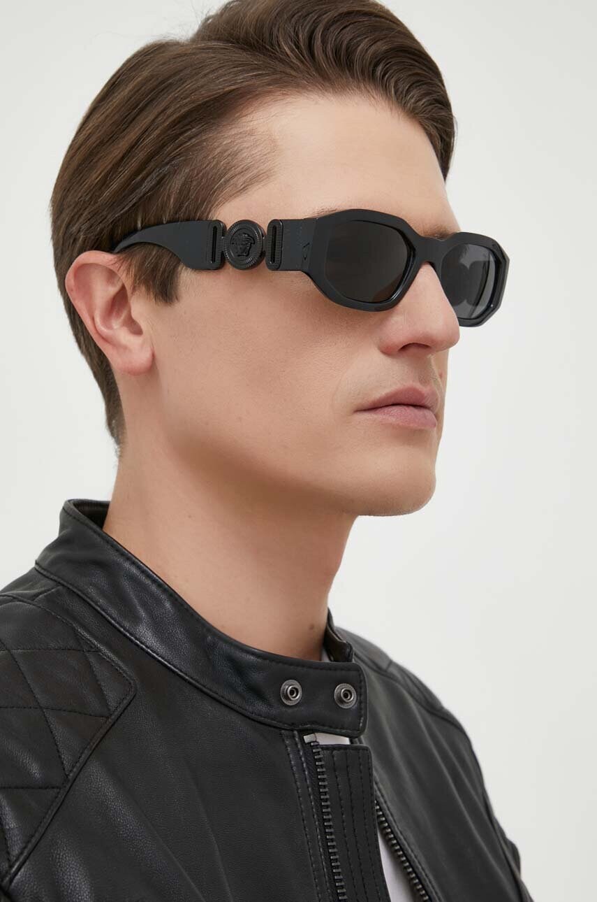 Сонцезахисні окуляри Versace колір чорний
