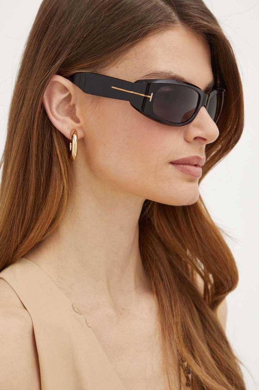 Сонцезахисні окуляри Tom Ford колір чорний FT1064_5901A