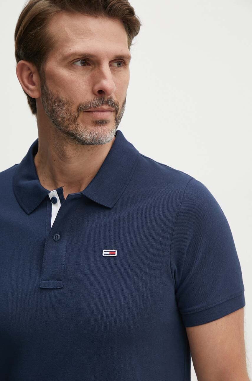 Бавовняне поло Tommy Jeans колір синій однотонне DM0DM15370