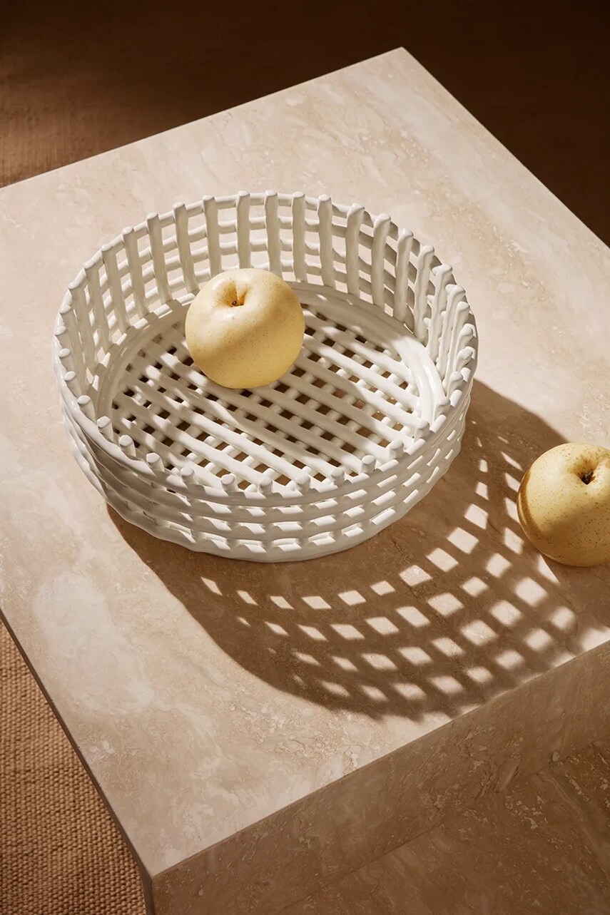 Кошик для фруктів ferm LIVING Ceramic Centrepiece колір білий