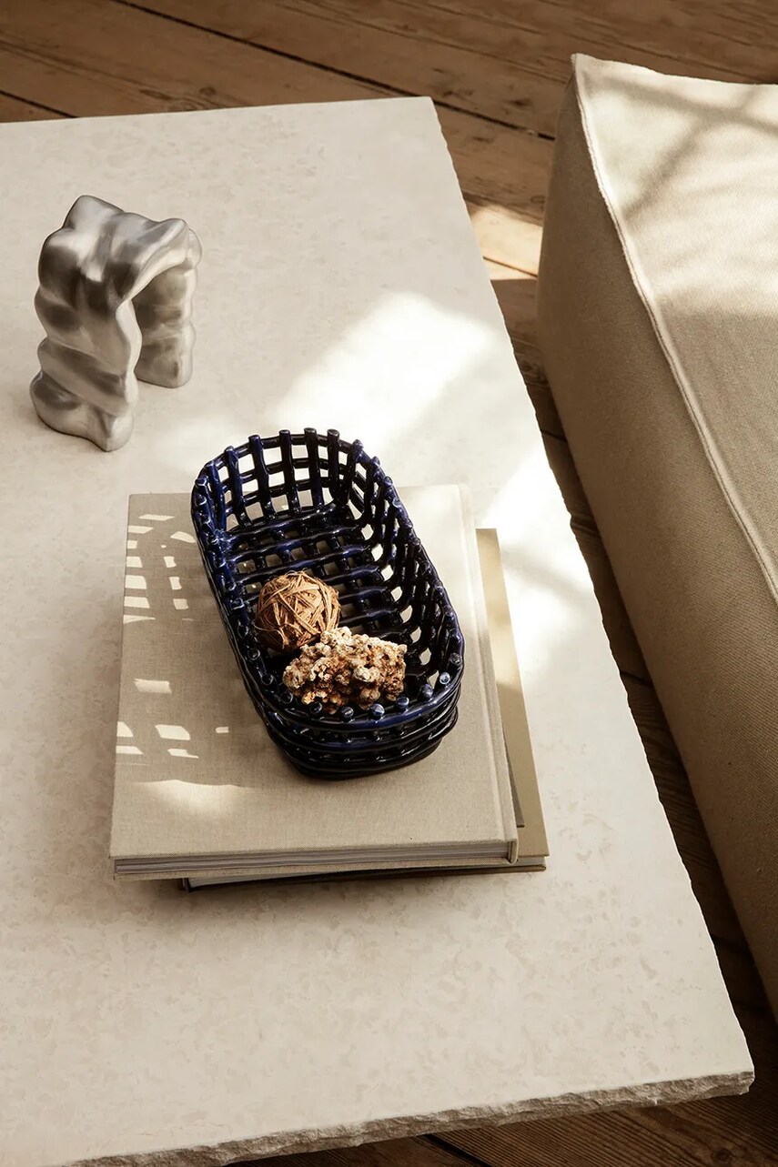 Кошик для фруктів ferm LIVING Ceramic Basket колір синій