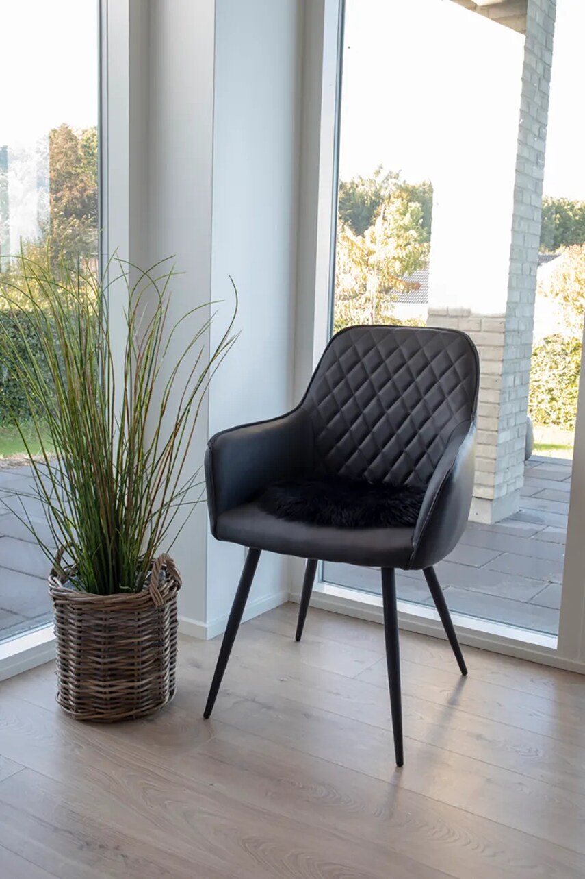Подушка на стілець House Nordic Lambskin Seat Artificial колір чорний