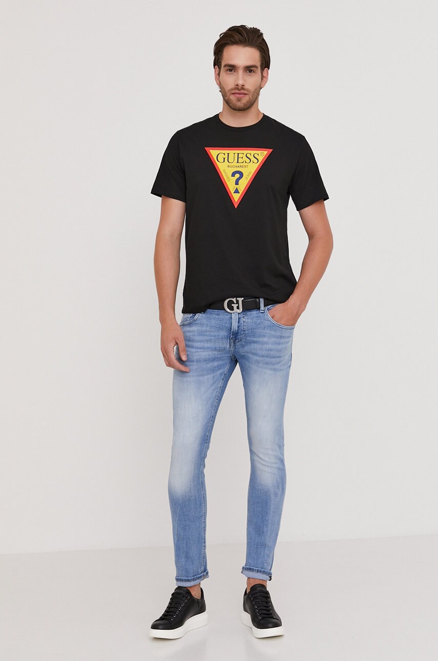 Футболка Guess чоловіча колір чорний з принтом