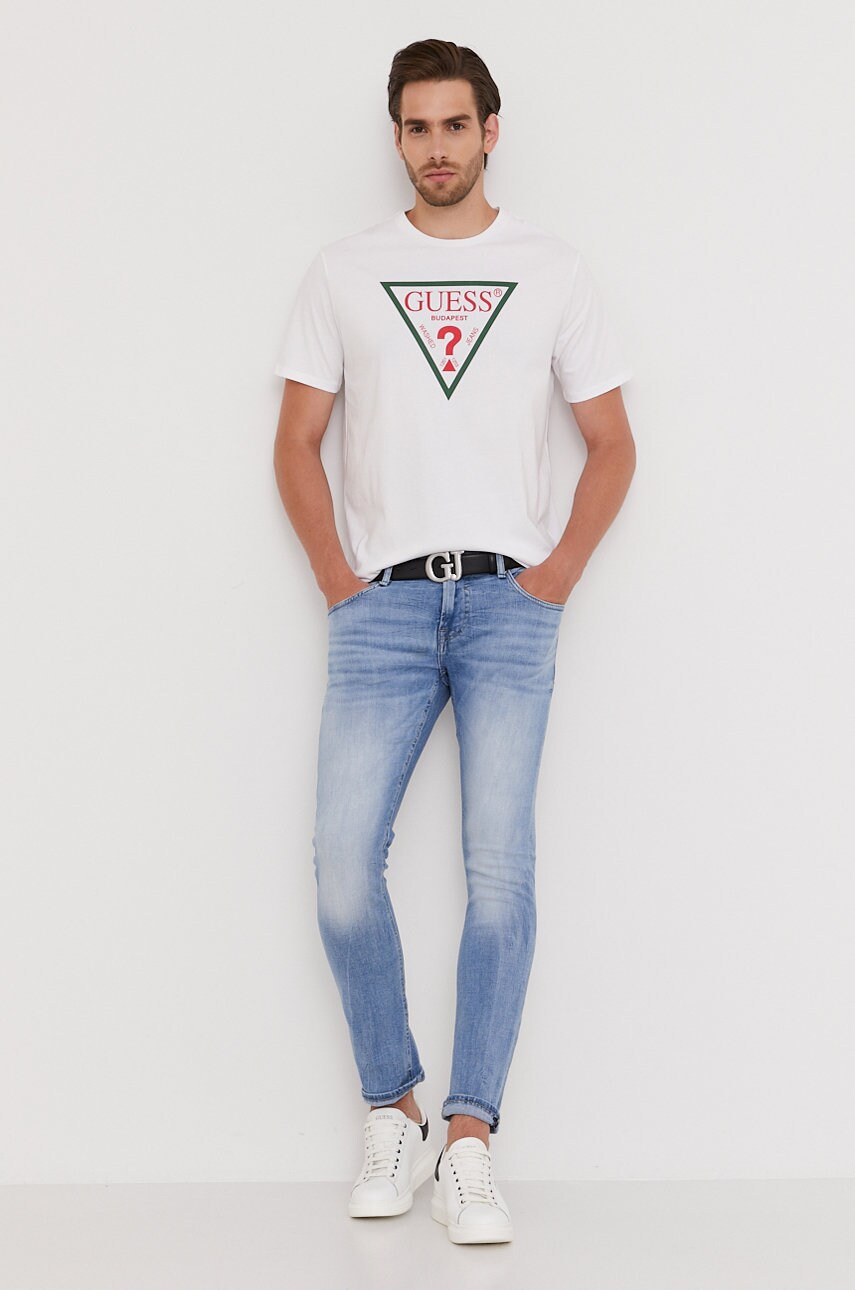 Футболка Guess чоловіча колір білий з принтом