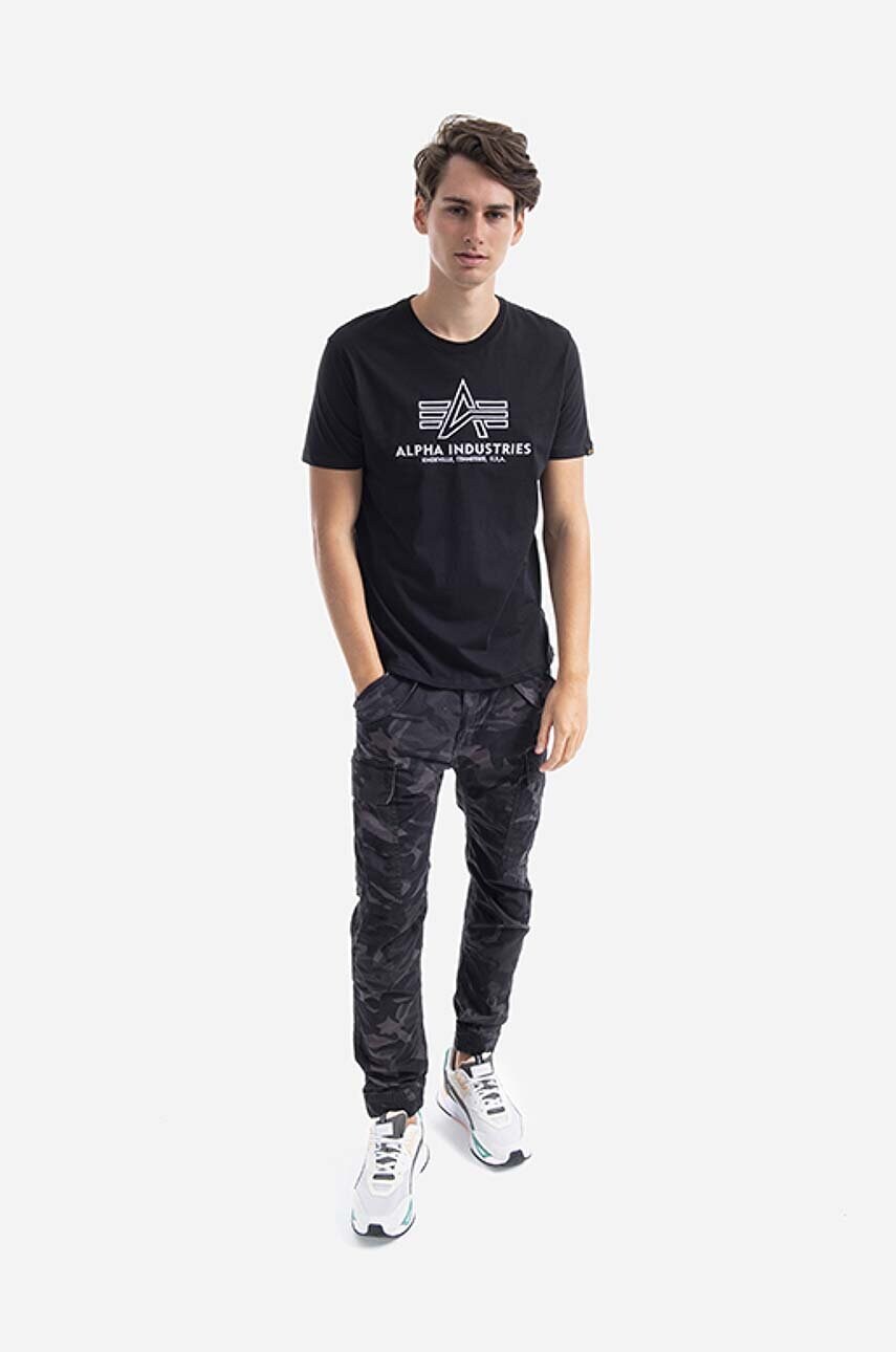Бавовняна футболка Alpha Industries колір чорний з аплікацією 118505.95-black