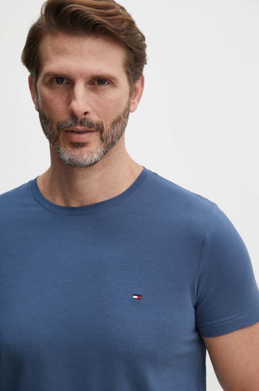 Футболка Tommy Hilfiger чоловіча колір синій однотонна MW0MW10800