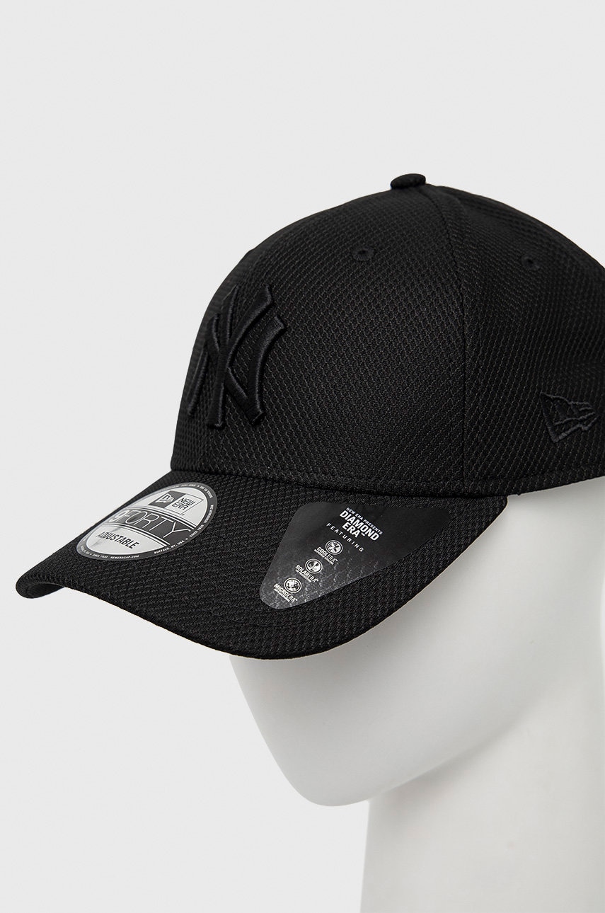 Кепка New Era колір чорний з аплікацією 12040560-BLACK