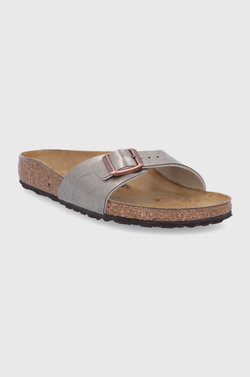 Шкіряні шльопанці Birkenstock Madrid жіночі колір золотий 1020632