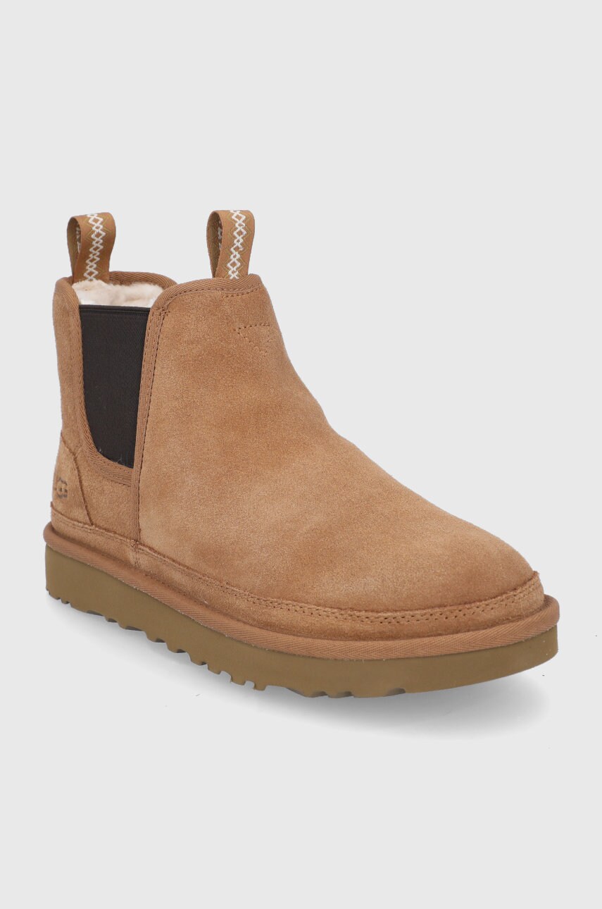 Замшеві черевики UGG Neumel Chelsea чоловічі колір коричневий 1121644-CHE
