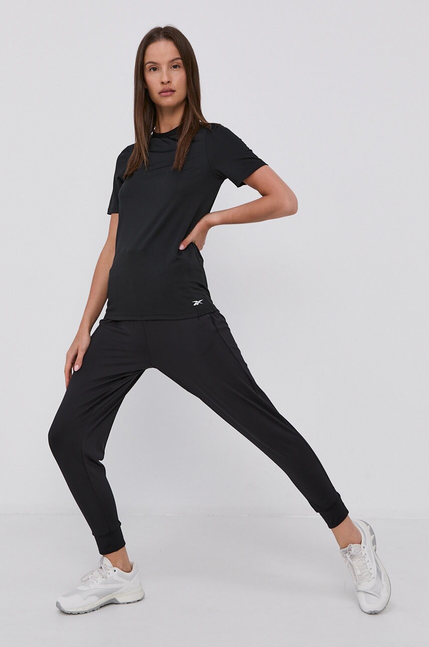 Футболка Reebok GR9526 жіноча колір чорний