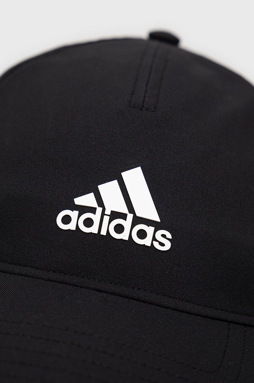 Кепка adidas Performance колір чорний з аплікацією