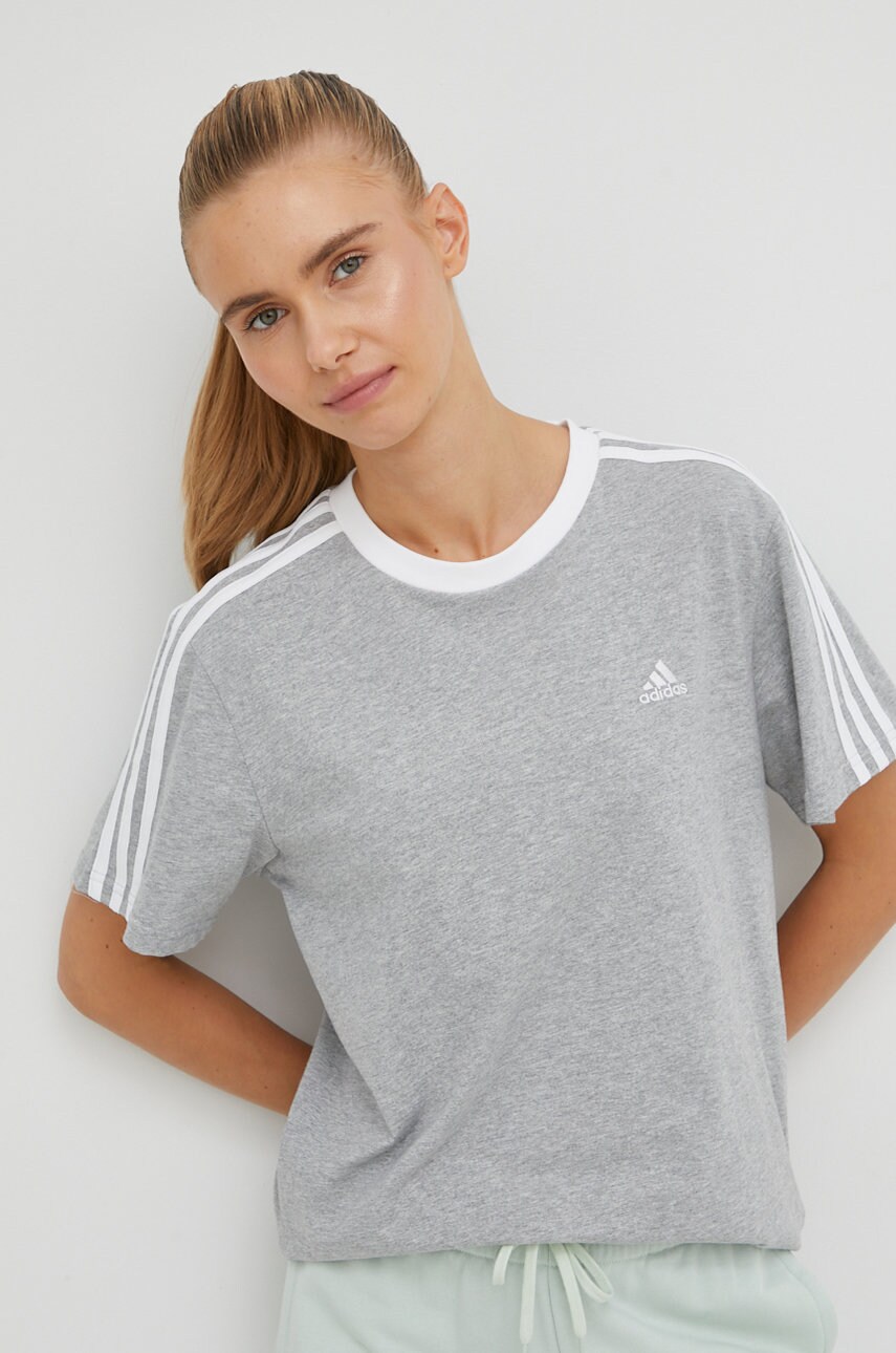 Бавовняна футболка adidas колір сірий