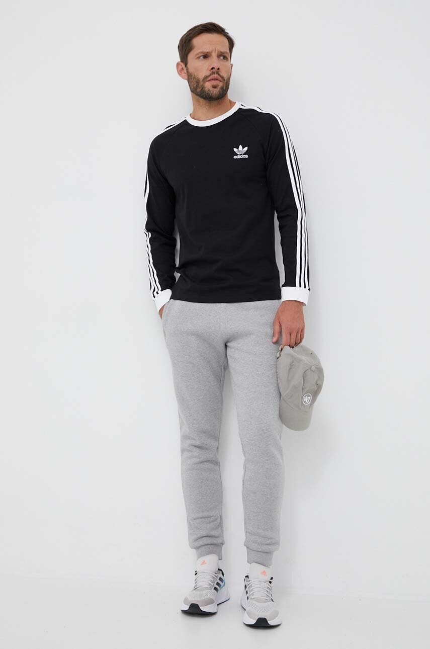 Бавовняний лонгслів adidas Originals 3-Stripes Long Sleeve Tee колір чорний з аплікацією IA4877-BLACK