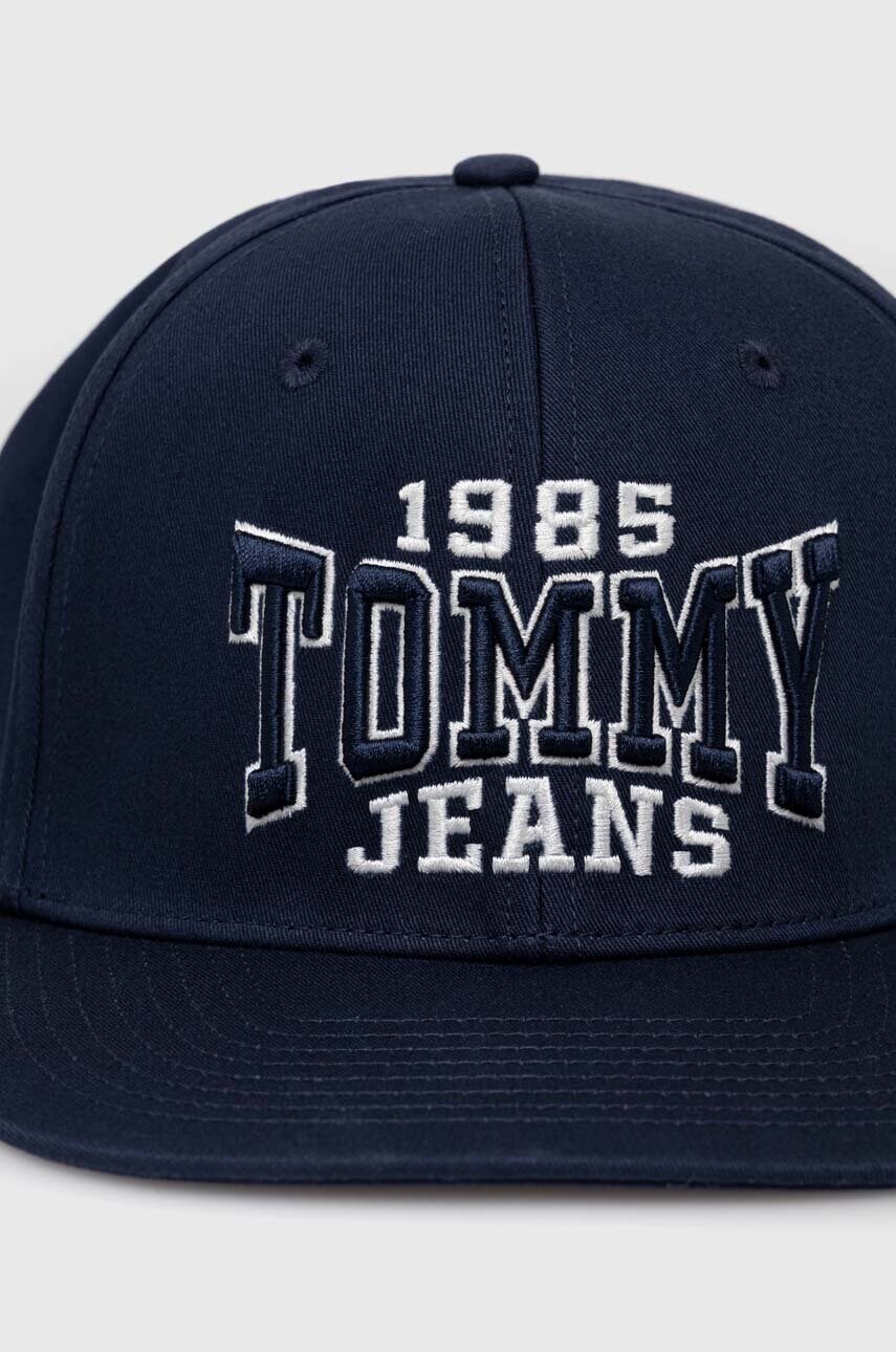Бавовняна бейсболка Tommy Jeans колір синій з аплікацією