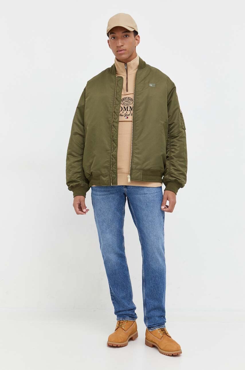 Куртка-бомбер Tommy Jeans колір зелений перехідна