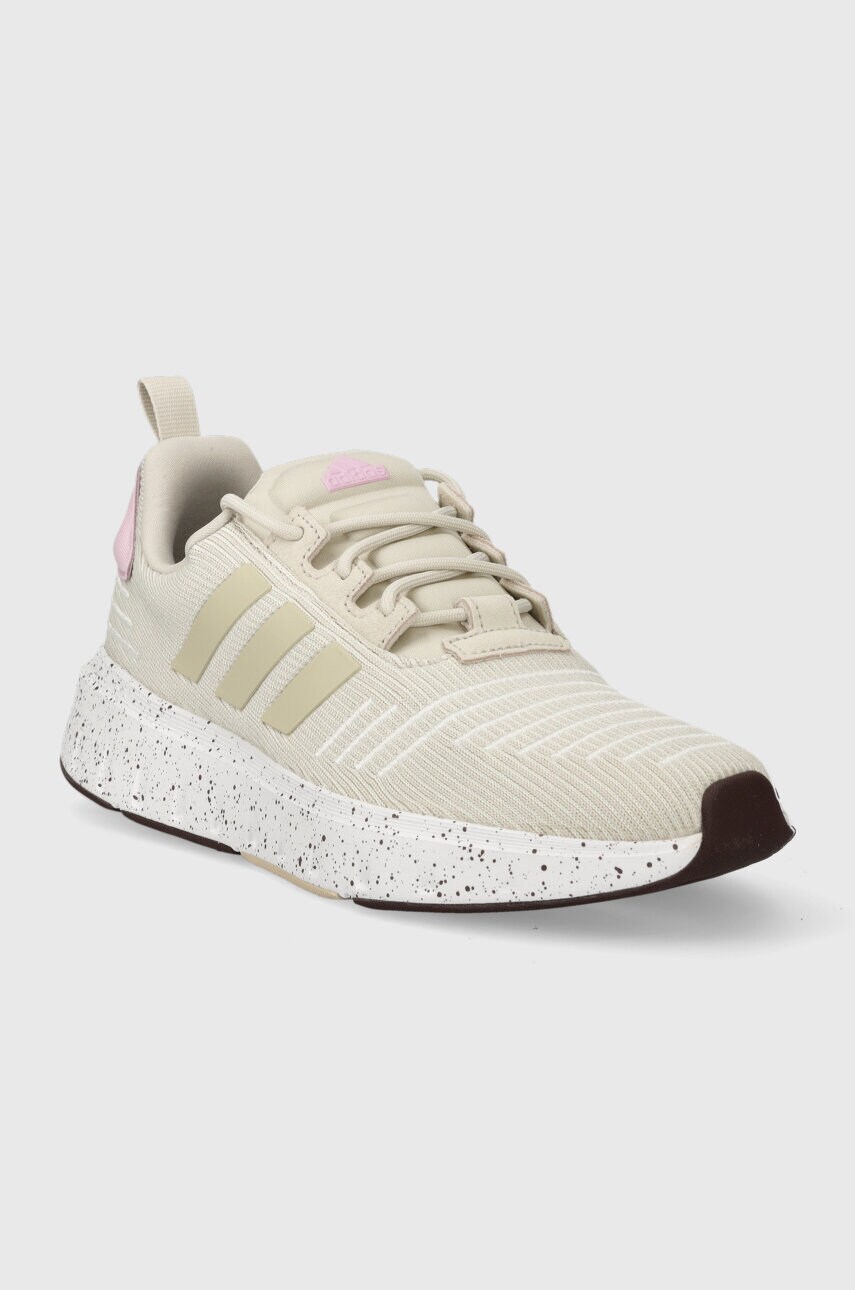 Бігові кросівки adidas Swift Run 23 колір бежевий