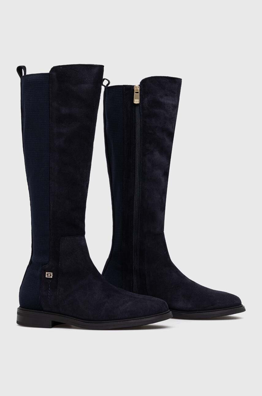 Чоботи Tommy Hilfiger TOMMY ESSENTIALS LONGBOOT жіночі колір синій на плоскому ходу FW0FW07476