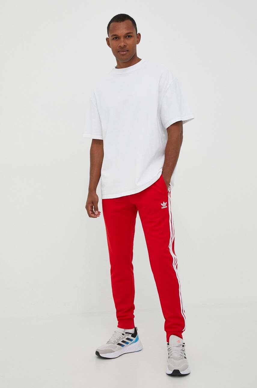 Спортивні штани adidas Originals колір червоний з аплікацією