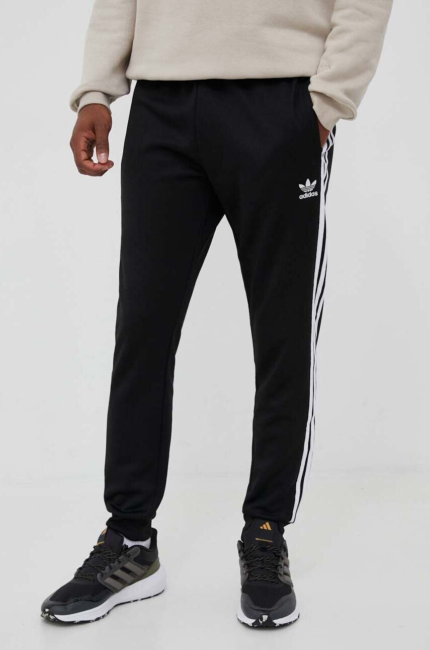 Спортивні штани adidas Originals колір чорний з аплікацією