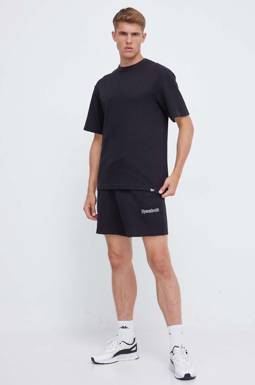 Шорти Reebok чоловічі колір чорний