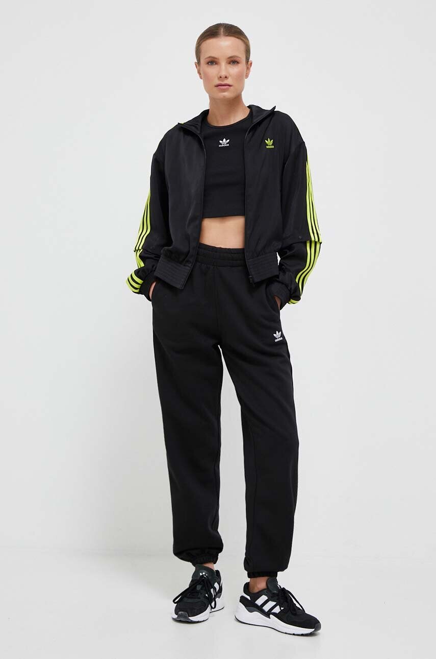 Футболка adidas Originals жіноча колір чорний