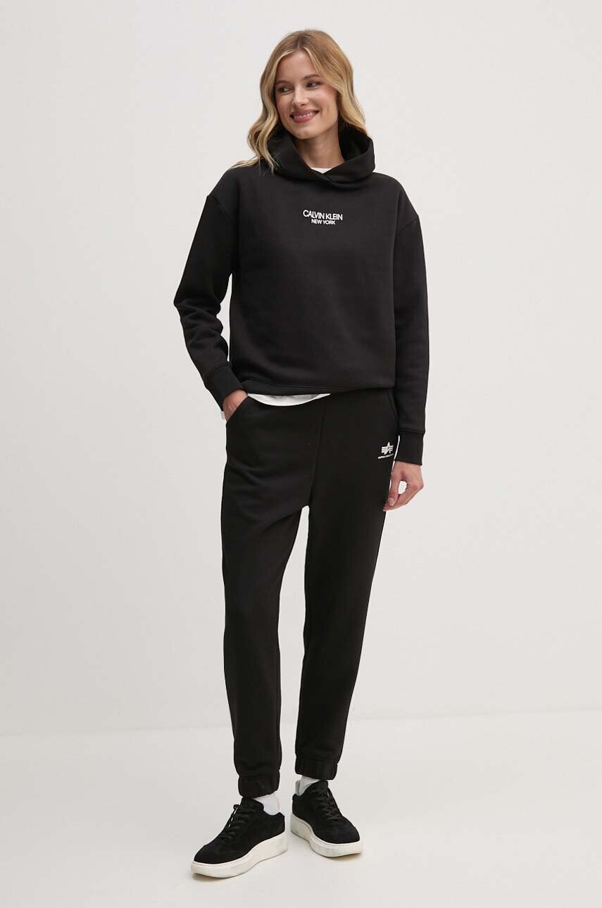 Кофта Calvin Klein жіноча колір чорний з капюшоном з принтом K20K208063