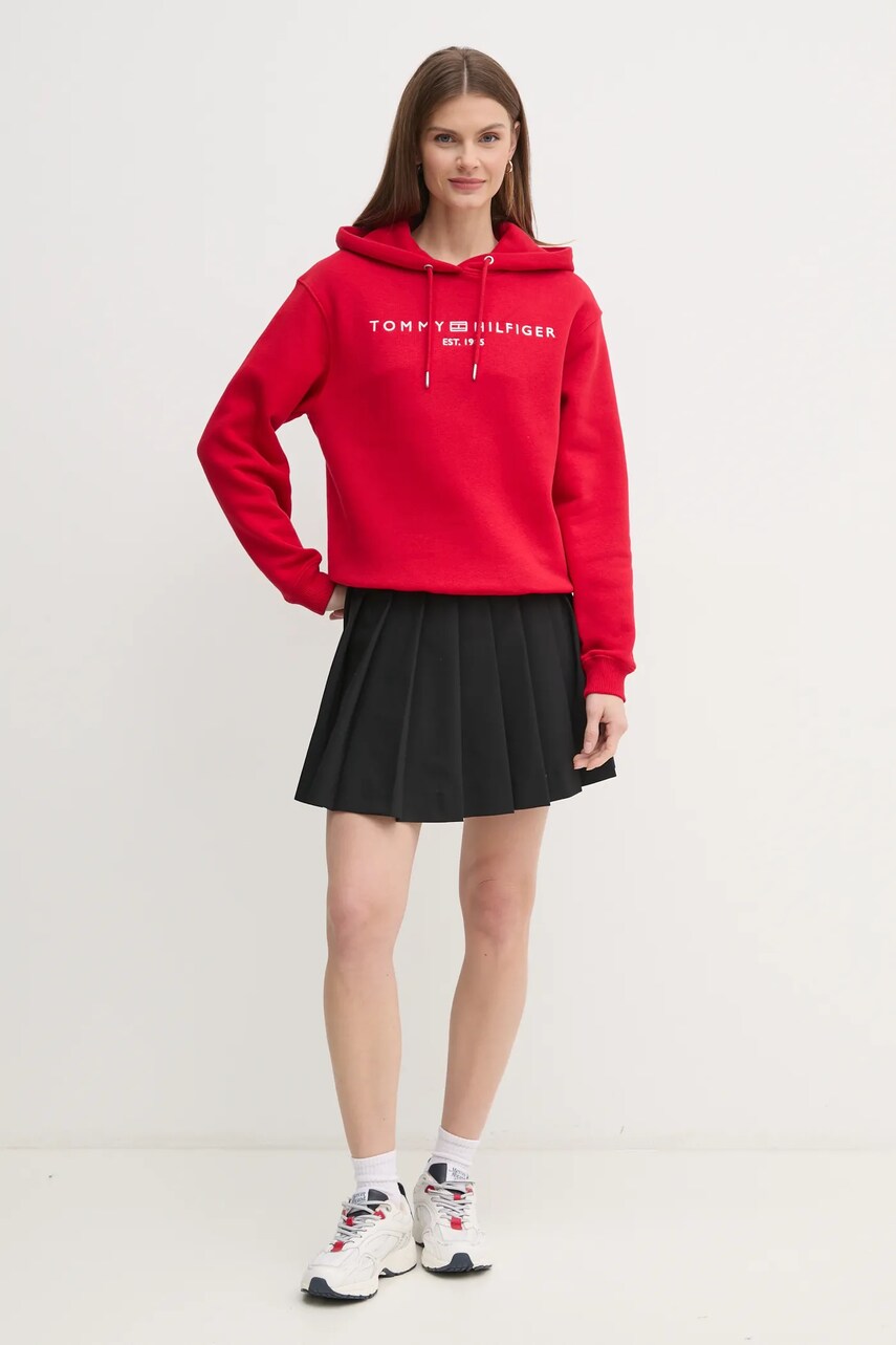 Кофта Tommy Hilfiger жіноча колір червоний з капюшоном з аплікацією WW0WW43598