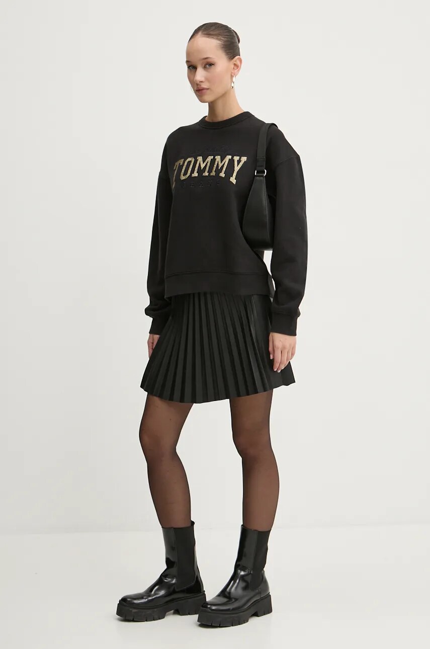Кофта Tommy Jeans жіноча колір чорний з принтом DW0DW19845