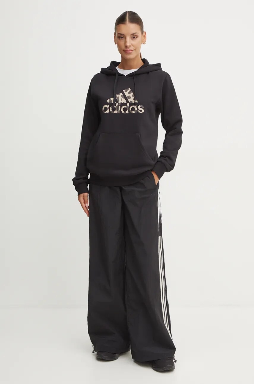 Кофта adidas жіноча колір чорний з капюшоном з принтом IW5152