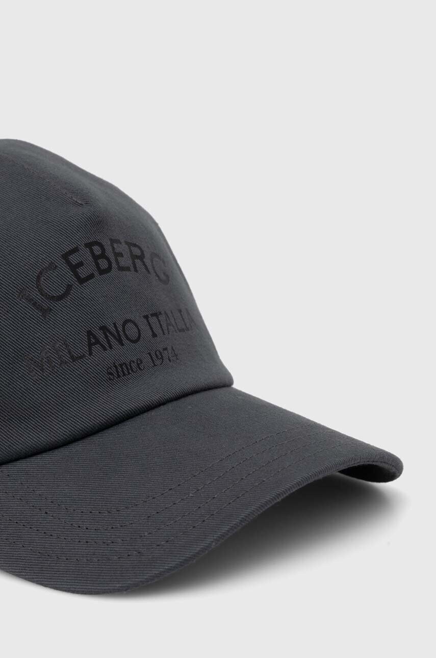 Бавовняна бейсболка Iceberg колір сірий з принтом 71 016 950