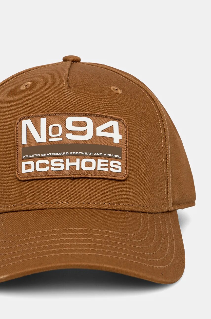 Кепка DC No 94 Snapback колір коричневий з аплікацією ADYHA04227