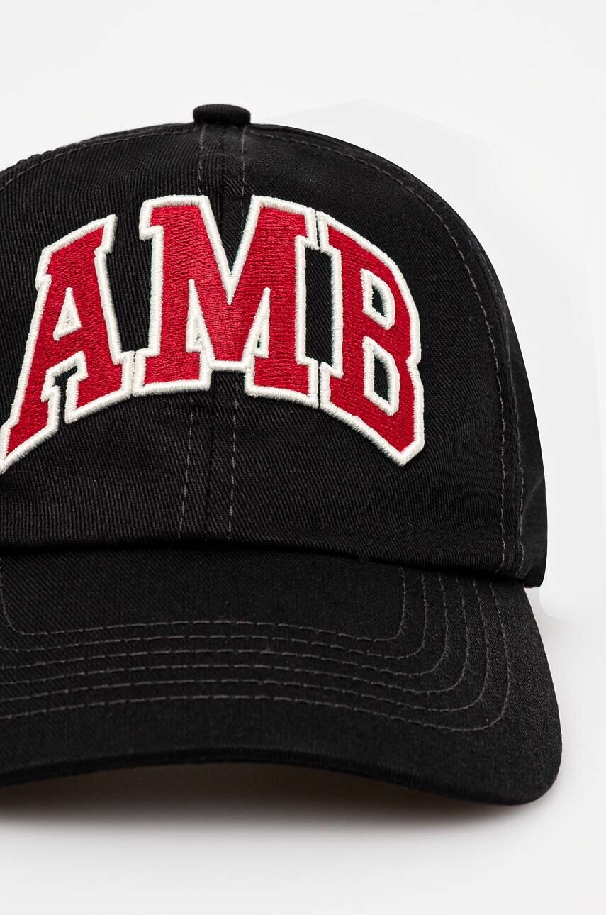 Бавовняна бейсболка AMBUSH Baseball Cap Tap колір чорний з аплікацією BMLB002F24FAB0011028
