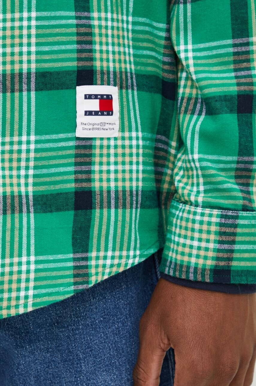 Бавовняна сорочка Tommy Jeans чоловіча колір зелений relaxed класичний комір DM0DM19532