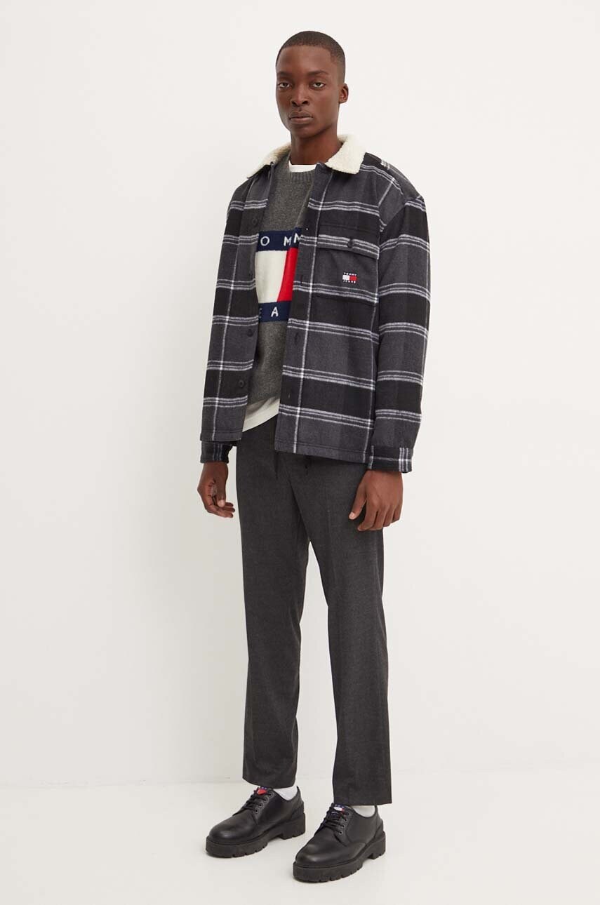 Куртка Tommy Jeans чоловіча колір чорний перехідна oversize DM0DM19652