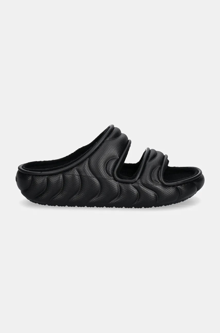 Шльопанці Crocs Classic Cozzy Overpuff Sandal колір чорний 210074