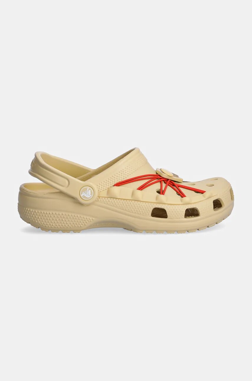 Шльопанці Crocs Classic Lockdown Clog колір бежевий 210393