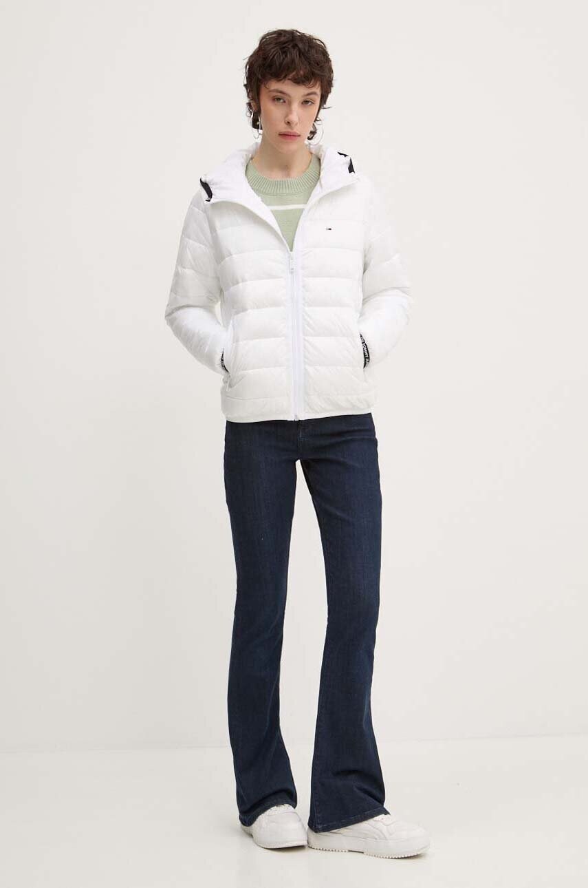 Куртка Tommy Jeans жіноча колір білий перехідна DW0DW18308